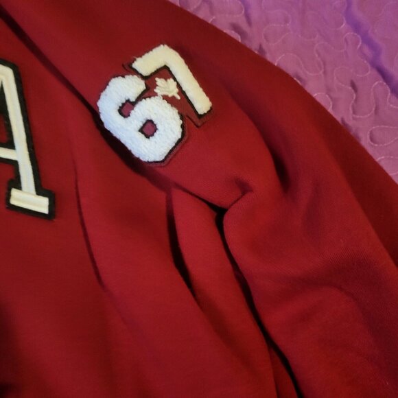 Hudson’s Bay Mens Red Canada Crew Neck Sweater - Size L Company HBC - Picture 5 of 12